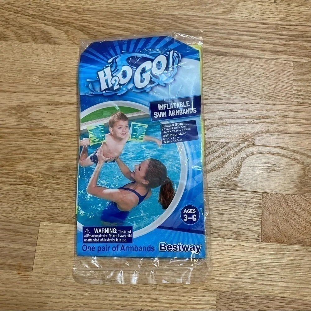 H2Go Inflatable Swim Armbands Swimmies NEW Dolphins Green